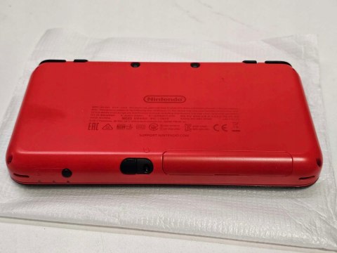 ZADBANA KONSOLA NINTENDO 2DS XL EDYCJA POKE BALL + PUDEŁKO + ŁADOWARKA