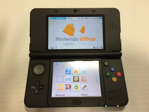 BARDZO ŁADNA KONSOLA NEW NINTENDO 3DS CZARNA + RYSIK + PUDEŁKO