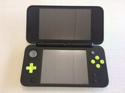KONSOLA NEW NINTENDO 2DS XL CZARNO-ZIELONA + RYSIK + ŁADOWARKA