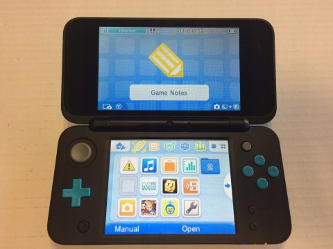 KONSOLA NEW NINTENDO 2DS XL NIEBIESKO-CZARNA + RYSIK + ETUI