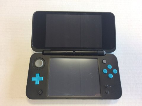KONSOLA NEW NINTENDO 2DS XL NIEBIESKO-CZARNA + RYSIK + ŁAD
