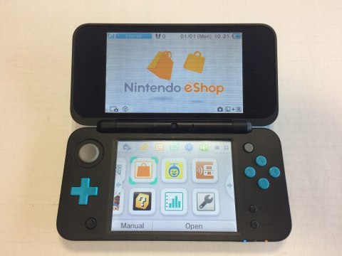 KONSOLA NEW NINTENDO 2DS XL NIEBIESKO-CZARNA + RYSIK + PIĘKNE ETUI MARIO