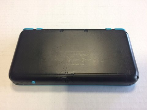 KONSOLA NEW NINTENDO 2DS XL NIEBIESKO-CZARNA + RYSIK + PIĘKNE ETUI MARIO