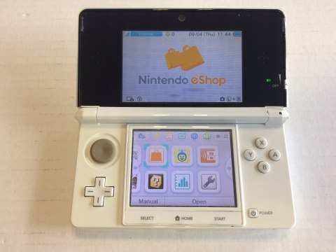 KONSOLA NINTENDO 3DS BIAŁA + ŁADOWARKA