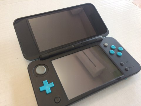 ŁADNA KONSOLA NEW NINTENDO 2DS XL NIEBIESKO-CZARNA + RYSIK + PUDEŁKO