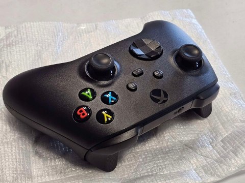 KONSOLA MICROSOFT XBOX SERIES X 1TB Z NAPĘDEM BLU-RAY + PAD