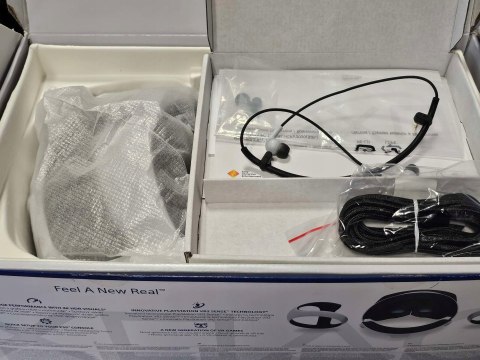 ZADBANE GOGLE SONY PLAYSTATION VR2 PS5 + KONTROLERY + SŁUCHAWKI