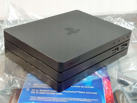 ZADBANY ZESTAW SONY PLAYSTATION VR V2 PS4/PS5 + KAMERA V2 + 2x MOVE + 3 GRY