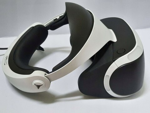 ZADBANY ZESTAW SONY PLAYSTATION VR V2 PS4/PS5 + KAMERA V2 + 2x MOVE + 3 GRY