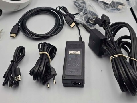 ZESTAW GOGLE PLAYSTATION VR PS4 + KAMERA V2 + 2x MOVE + 3 GRY