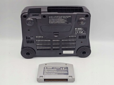 KONSOLA NINTENDO 64 + DWA PADY + JUMPER PAK + RUMBLE PAK + GRA