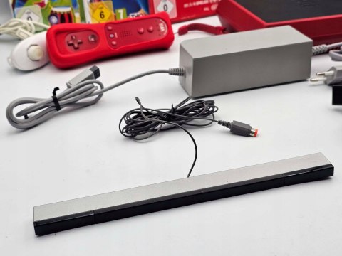 KONSOLA NINTENDO WII MINI + KONTROELRY + KIRBY'S, MARIO, BLOB, JUST DANCE