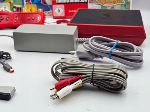 KONSOLA NINTENDO WII MINI + KONTROELRY + KIRBY'S, MARIO, BLOB, JUST DANCE