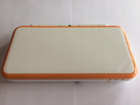 KONSOLA NEW NINTENDO 2DS XL BIAŁO-POMARAŃCZKOWA + RYSIK + ETUI