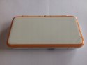 KONSOLA NEW NINTENDO 2DS XL BIAŁO-POMARAŃCZKOWA + RYSIK + PUDEŁKO