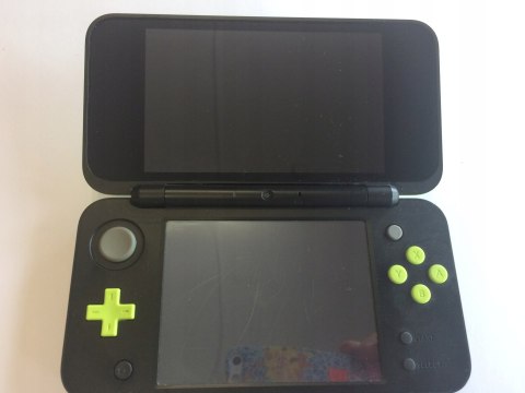 KONSOLA NEW NINTENDO 2DS XL CZARNO-ZIELONA + MARIO KART 7 + ETUI