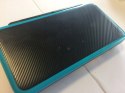 KONSOLA NEW NINTENDO 2DS XL NIEBIESKO-CZARNA + ŁADOWARKA + RYSIK