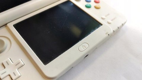 KONSOLA NEW NINTENDO 3DS + KARTA PAMIĘCI + COVER PLATE MARIO KONSOLA NEW NINTENDO 3DS + KARTA PAMIĘCI + COVER PLATE MARIO