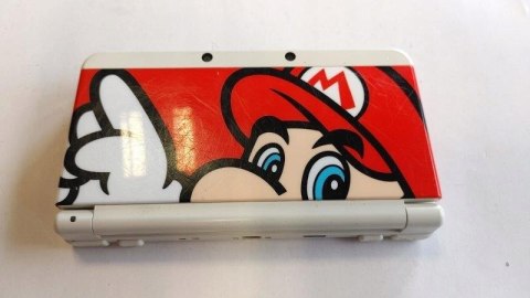 KONSOLA NEW NINTENDO 3DS + KARTA PAMIĘCI + COVER PLATE MARIO KONSOLA NEW NINTENDO 3DS + KARTA PAMIĘCI + COVER PLATE MARIO