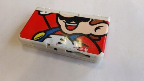 KONSOLA NEW NINTENDO 3DS + KARTA PAMIĘCI + COVER PLATE MARIO KONSOLA NEW NINTENDO 3DS + KARTA PAMIĘCI + COVER PLATE MARIO