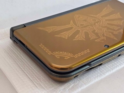 BARDZO ŁADNA KONSOLA NEW NINTENDO 3DS XL ZELDA HYRULE EDITION BARDZO ŁADNA KONSOLA NEW NINTENDO 3DS XL ZELDA HYRULE EDITION