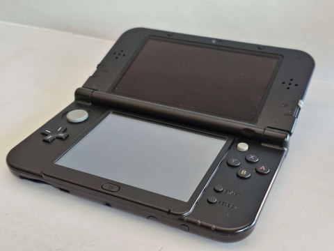 KONSOLA NEW NINTENDO 3DS XL SOLGALEO & LUNALA + RYSIK + KARTA PAMIĘCI KONSOLA NEW NINTENDO 3DS XL SOLGALEO & LUNALA + RYSIK + KARTA PAMIĘCI
