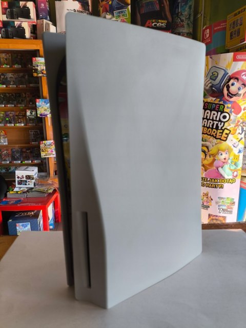 KONSOLA SONY PLAYSTATION 5 825GB 1216A SSD Z NAPĘDEM BLU-RAY + PAD KONSOLA SONY PLAYSTATION 5 825GB 1216A SSD Z NAPĘDEM BLU-RAY + PAD