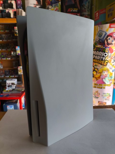 KONSOLA SONY PLAYSTATION 5 825GB 1216A SSD Z NAPĘDEM BLU-RAY + PAD KONSOLA SONY PLAYSTATION 5 825GB 1216A SSD Z NAPĘDEM BLU-RAY + PAD