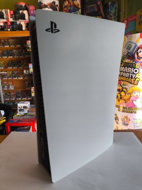 KONSOLA SONY PLAYSTATION 5 825GB 1216A SSD Z NAPĘDEM BLU-RAY + PAD KONSOLA SONY PLAYSTATION 5 825GB 1216A SSD Z NAPĘDEM BLU-RAY + PAD