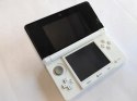 NINTENDO 3DS BIAŁA + KARTA PAMIĘCI + ORYGINALNA ŁADOWARKA + RYSIK