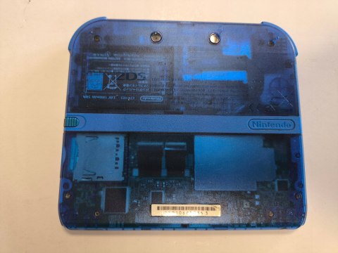 KONSOLA NINTENDO 2DS TRANSPARENTNA NIEBIESKA + RYSIK + ŁADOWARKA + KARTA KONSOLA NINTENDO 2DS TRANSPARENTNA NIEBIESKA + RYSIK + ŁADOWARKA + KARTA
