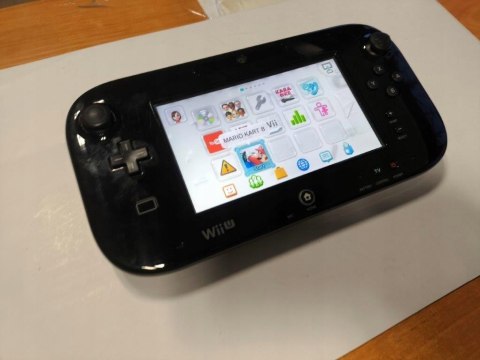 KONSOLA NINTENDO WII U 32GB + GAMEPAD + OKABLOWANIE + MARIO KART 8 KONSOLA NINTENDO WII U 32GB + GAMEPAD + OKABLOWANIE + MARIO KART 8