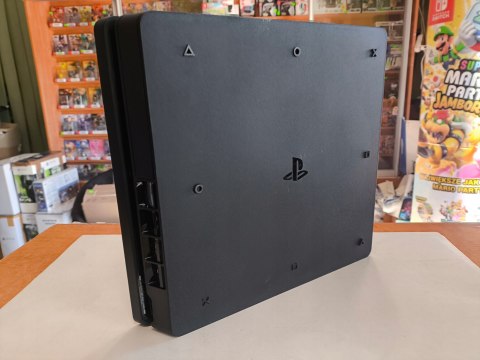 KONSOLA PS4 PLAYSTATION 4 SLIM 1TB + ORYGINALNY PAD + 2 GRY + PUDEŁKO KONSOLA PS4 PLAYSTATION 4 SLIM 1TB + ORYGINALNY PAD + 2 GRY + PUDEŁKO