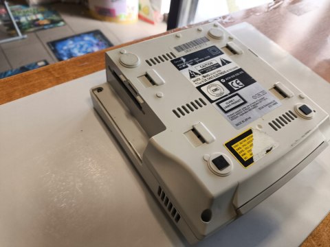 KONSOLA SEGA DREAMCAST + ORYGINALNY PAD + OKABLOWANIE KONSOLA SEGA DREAMCAST + ORYGINALNY PAD + OKABLOWANIE