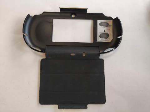 KONSOLA SONY PS VITA SLIM MODEL 2004 + ŁADOWARKA + PUDEŁKO + ETUI KONSOLA SONY PS VITA SLIM MODEL 2004 + ŁADOWARKA + PUDEŁKO + ETUI