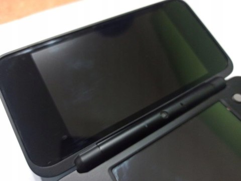 KONSOLA NEW NINTENDO 2DS XL NIEBIESKO-CZARNA + ŁAD + RYSIK + PUDEŁKO KONSOLA NEW NINTENDO 2DS XL NIEBIESKO-CZARNA + ŁAD + RYSIK + PUDEŁKO