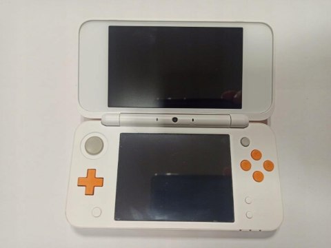 KONSOLA NEW NINTENDO 2DS XL POMARAŃCZOWO-BIAŁA + ŁAD + ETUI KONSOLA NEW NINTENDO 2DS XL POMARAŃCZOWO-BIAŁA + ŁAD + ETUI