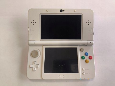 KONSOLA NEW NINTENDO 3DS CZARNA + ŁAD + KARTA PAMIĘCI + COVER PLATE MARIO KONSOLA NEW NINTENDO 3DS CZARNA + ŁAD + KARTA PAMIĘCI + COVER PLATE MARIO