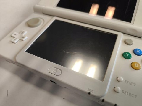 KONSOLA NEW NINTENDO 3DS CZARNA + ŁAD + KARTA PAMIĘCI + COVER PLATE MARIO KONSOLA NEW NINTENDO 3DS CZARNA + ŁAD + KARTA PAMIĘCI + COVER PLATE MARIO