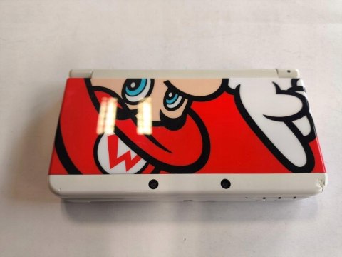 KONSOLA NEW NINTENDO 3DS CZARNA + ŁAD + KARTA PAMIĘCI + COVER PLATE MARIO KONSOLA NEW NINTENDO 3DS CZARNA + ŁAD + KARTA PAMIĘCI + COVER PLATE MARIO