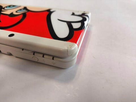 KONSOLA NEW NINTENDO 3DS CZARNA + ŁAD + KARTA PAMIĘCI + COVER PLATE MARIO KONSOLA NEW NINTENDO 3DS CZARNA + ŁAD + KARTA PAMIĘCI + COVER PLATE MARIO