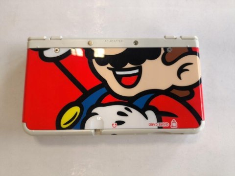 KONSOLA NEW NINTENDO 3DS CZARNA + ŁAD + KARTA PAMIĘCI + COVER PLATE MARIO KONSOLA NEW NINTENDO 3DS CZARNA + ŁAD + KARTA PAMIĘCI + COVER PLATE MARIO