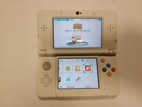 KONSOLA NEW NINTENDO 3DS + KARTA PAMIĘCI + COVER HELLO KITTY + RYSIK + USB KONSOLA NEW NINTENDO 3DS + KARTA PAMIĘCI + COVER HELLO KITTY + RYSIK + USB