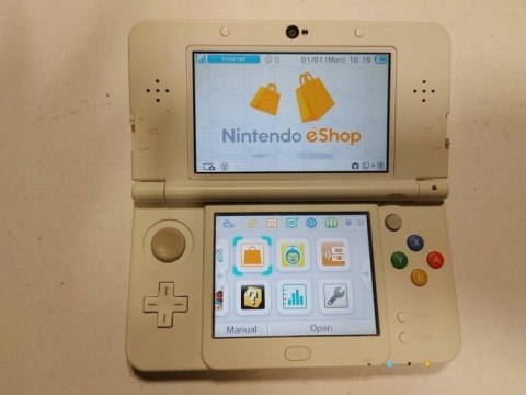 KONSOLA NEW NINTENDO 3DS + KARTA PAMIĘCI + PUDEŁKO + USB KONSOLA NEW NINTENDO 3DS + KARTA PAMIĘCI + PUDEŁKO + USB