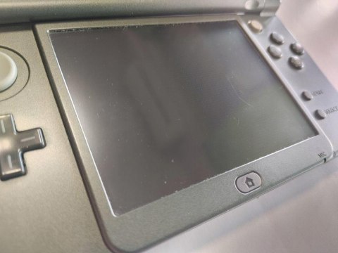 KONSOLA NEW NINTENDO 3DS XL CZARNA - GÓRNY EKRAN IPS + ŁADOWARKA + PUDEŁKO KONSOLA NEW NINTENDO 3DS XL CZARNA - GÓRNY EKRAN IPS + ŁADOWARKA + PUDEŁKO