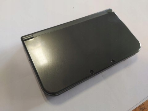 KONSOLA NEW NINTENDO 3DS XL CZARNA - GÓRNY EKRAN IPS + ŁADOWARKA + PUDEŁKO KONSOLA NEW NINTENDO 3DS XL CZARNA - GÓRNY EKRAN IPS + ŁADOWARKA + PUDEŁKO