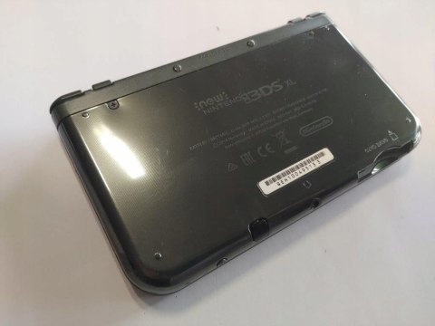 KONSOLA NEW NINTENDO 3DS XL CZARNA - GÓRNY EKRAN IPS + ŁADOWARKA + PUDEŁKO KONSOLA NEW NINTENDO 3DS XL CZARNA - GÓRNY EKRAN IPS + ŁADOWARKA + PUDEŁKO