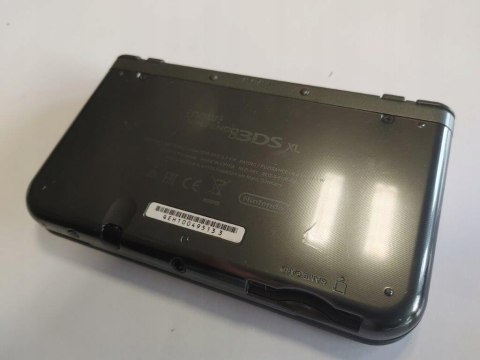 KONSOLA NEW NINTENDO 3DS XL CZARNA - GÓRNY EKRAN IPS + ŁADOWARKA + PUDEŁKO KONSOLA NEW NINTENDO 3DS XL CZARNA - GÓRNY EKRAN IPS + ŁADOWARKA + PUDEŁKO