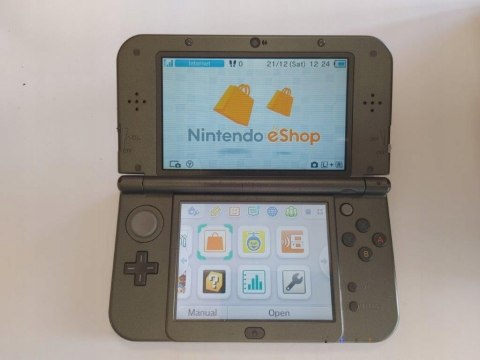 KONSOLA NEW NINTENDO 3DS XL CZARNA - GÓRNY EKRAN IPS + ŁADOWARKA KONSOLA NEW NINTENDO 3DS XL CZARNA - GÓRNY EKRAN IPS + ŁADOWARKA