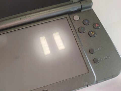 KONSOLA NEW NINTENDO 3DS XL CZARNA - GÓRNY EKRAN IPS + ŁADOWARKA KONSOLA NEW NINTENDO 3DS XL CZARNA - GÓRNY EKRAN IPS + ŁADOWARKA